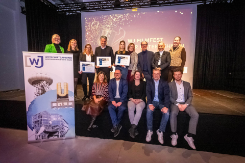 Gewinner und Organisatoren des Filmfestivals der Unternehmen